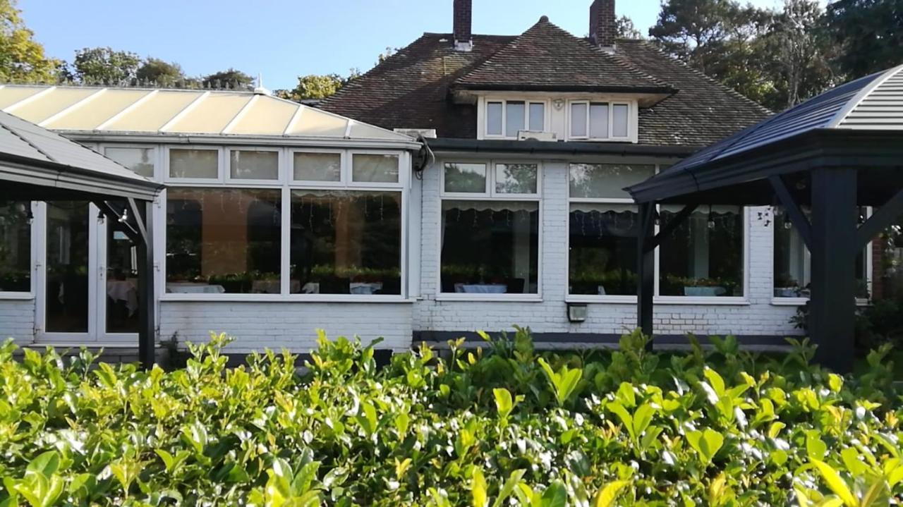 קרוידון Many Worlds Meet - Eurostar, Wimbledon 30 Mins, Central London, Gatwick 15 Mins - Spacious, Sleeps Up To 16 Plus Cot - Free Wifi, Parking - Next To Lloyd Park, Great For Families, Walkers, Relocators - Ideal For Contractors מראה חיצוני תמונה