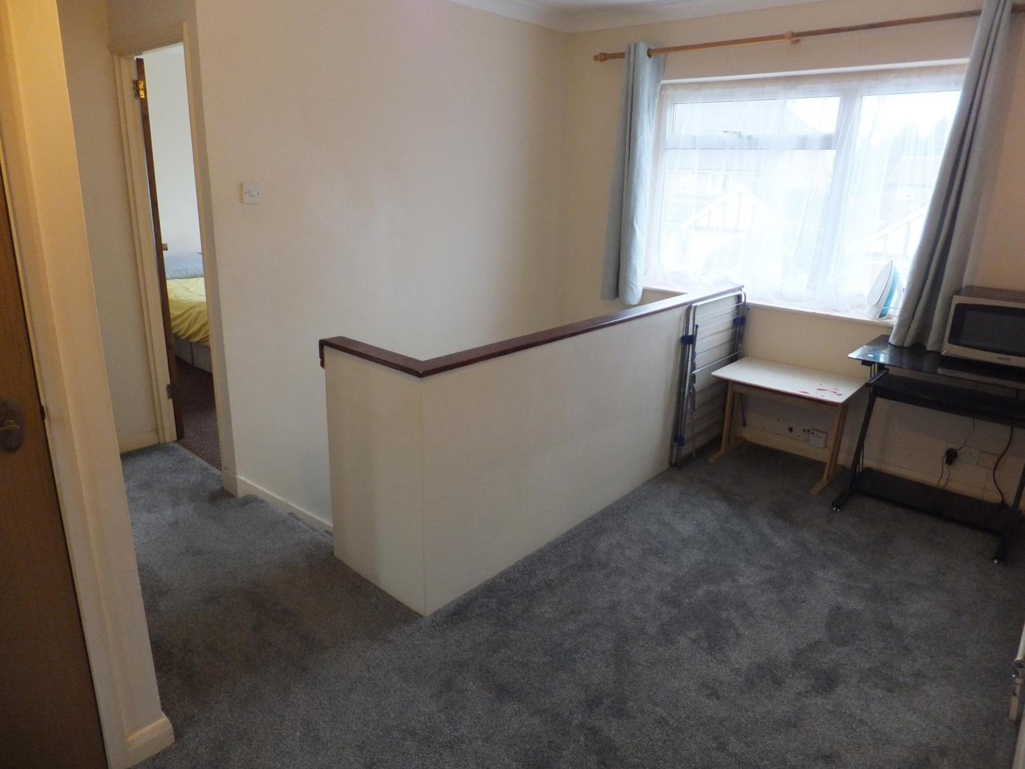 קרוידון Many Worlds Meet - Eurostar, Wimbledon 30 Mins, Central London, Gatwick 15 Mins - Spacious, Sleeps Up To 16 Plus Cot - Free Wifi, Parking - Next To Lloyd Park, Great For Families, Walkers, Relocators - Ideal For Contractors מראה חיצוני תמונה