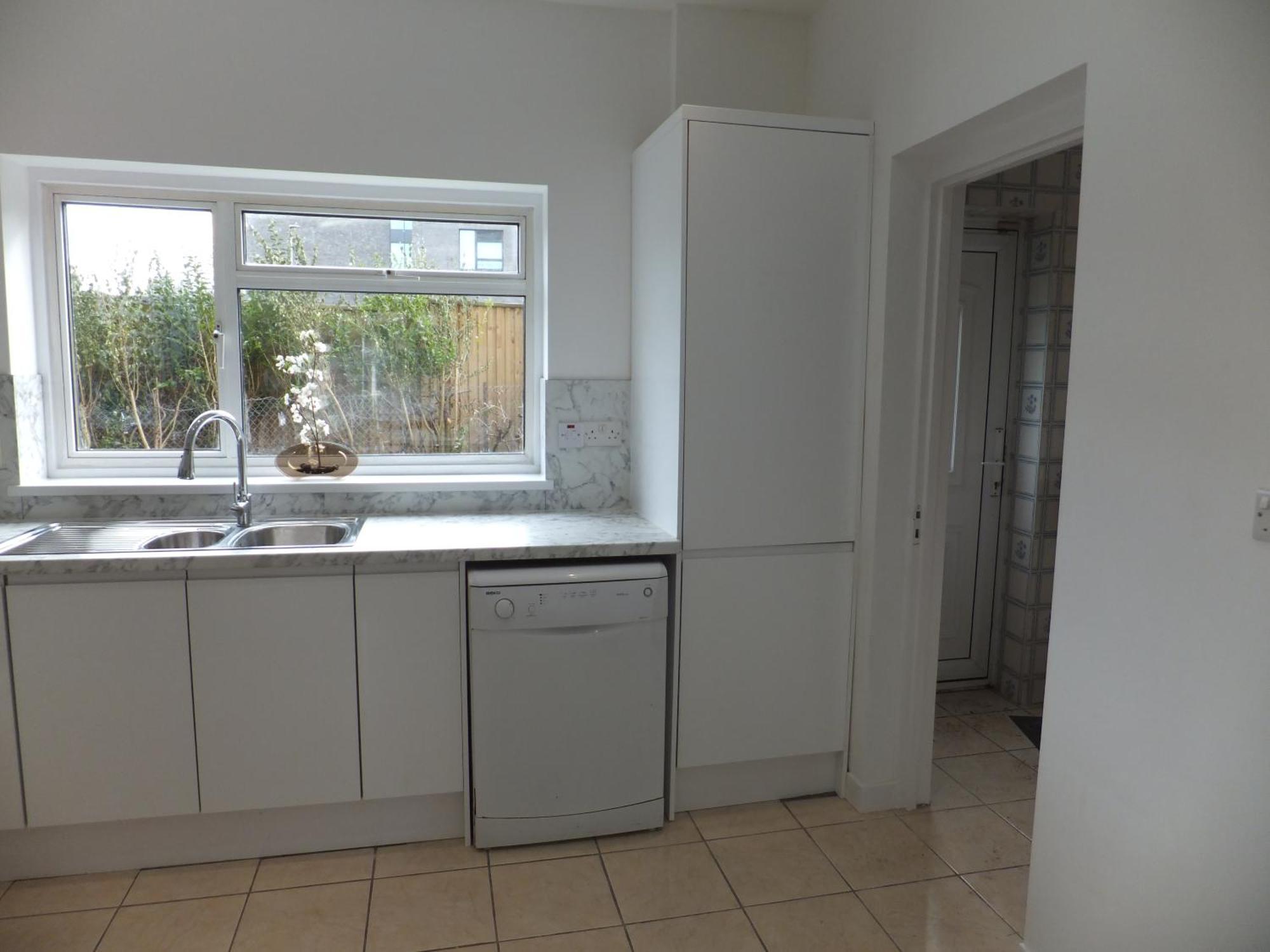 קרוידון Many Worlds Meet - Eurostar, Wimbledon 30 Mins, Central London, Gatwick 15 Mins - Spacious, Sleeps Up To 16 Plus Cot - Free Wifi, Parking - Next To Lloyd Park, Great For Families, Walkers, Relocators - Ideal For Contractors מראה חיצוני תמונה