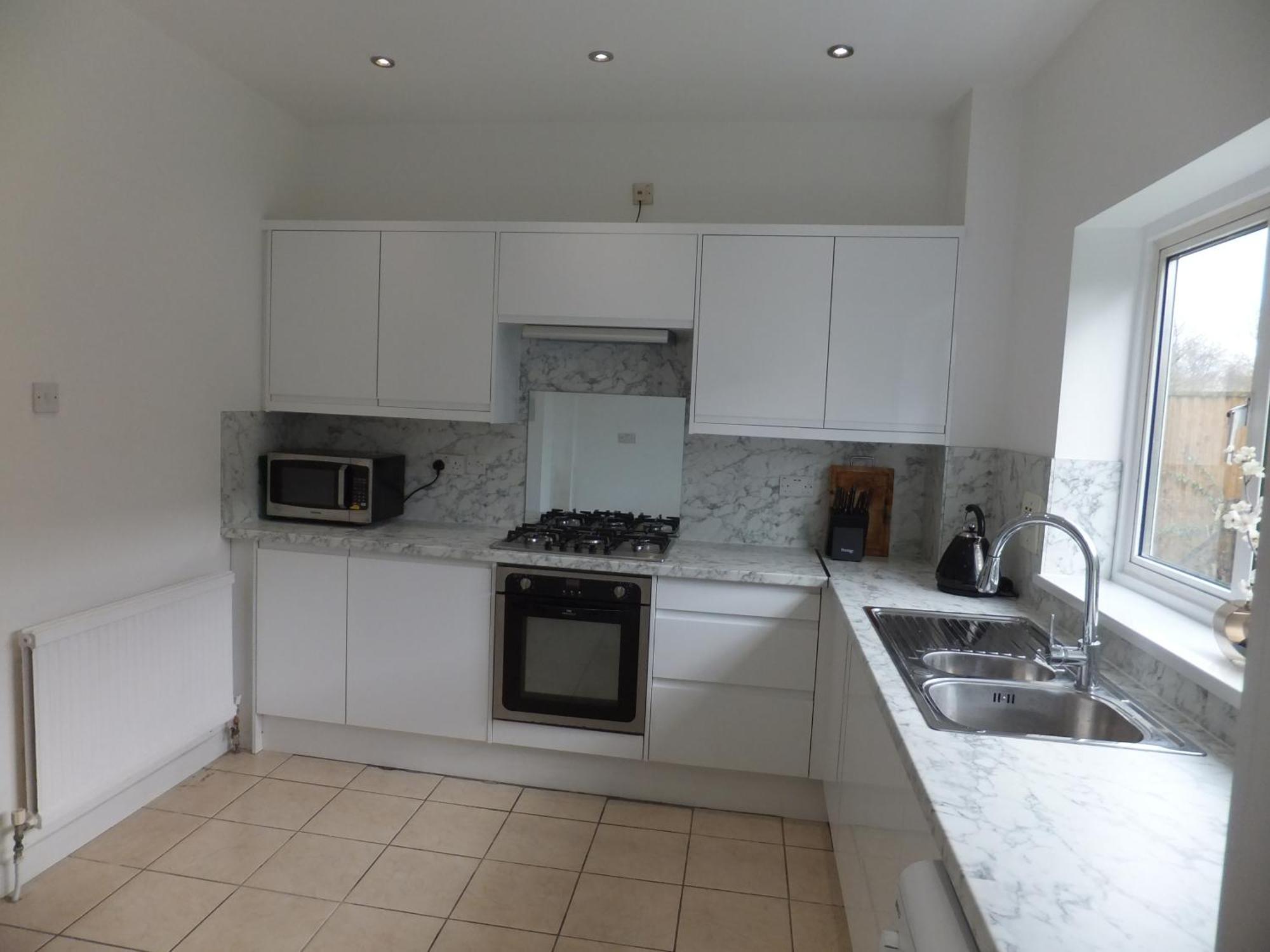 קרוידון Many Worlds Meet - Eurostar, Wimbledon 30 Mins, Central London, Gatwick 15 Mins - Spacious, Sleeps Up To 16 Plus Cot - Free Wifi, Parking - Next To Lloyd Park, Great For Families, Walkers, Relocators - Ideal For Contractors מראה חיצוני תמונה