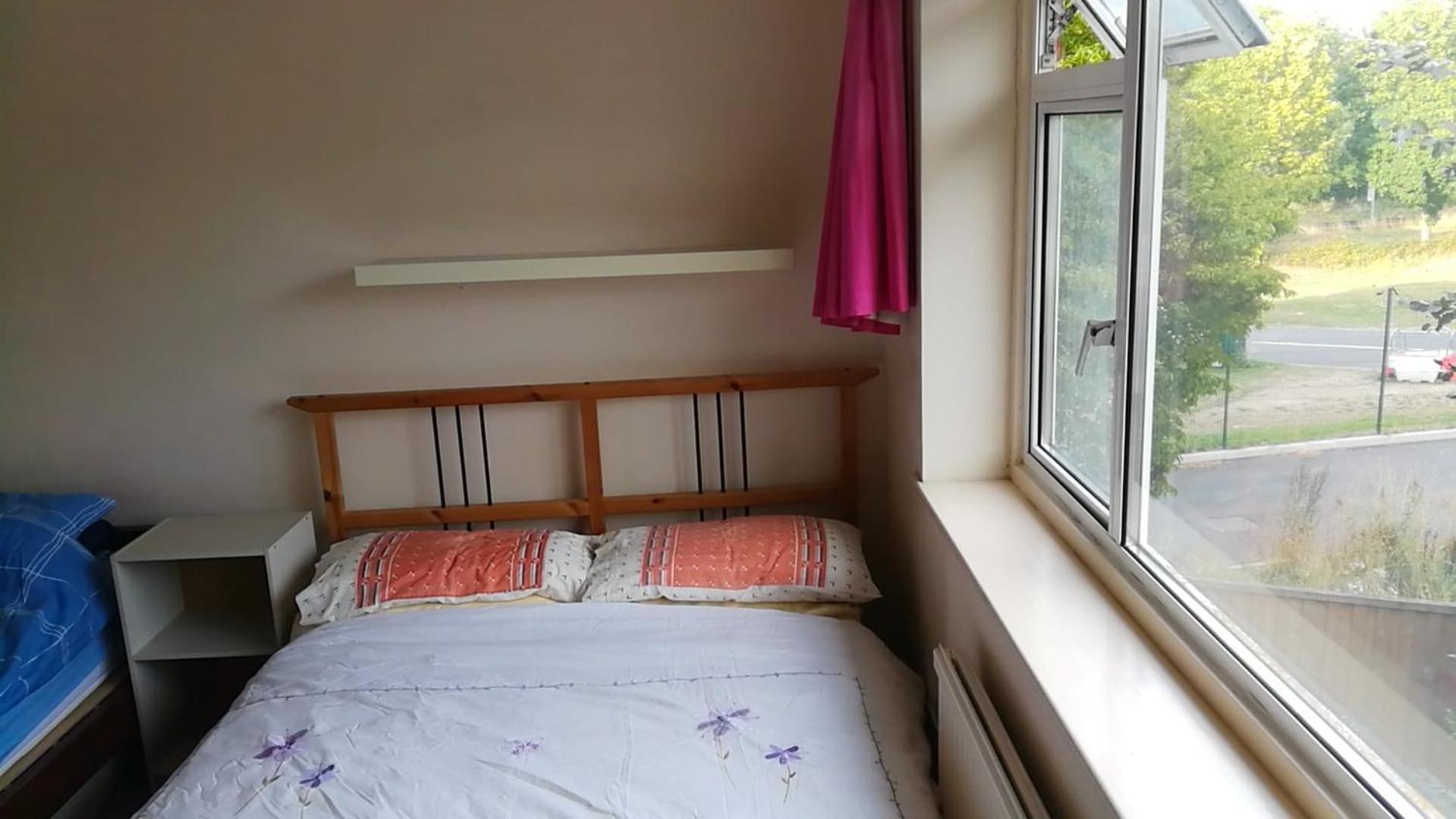 קרוידון Many Worlds Meet - Eurostar, Wimbledon 30 Mins, Central London, Gatwick 15 Mins - Spacious, Sleeps Up To 16 Plus Cot - Free Wifi, Parking - Next To Lloyd Park, Great For Families, Walkers, Relocators - Ideal For Contractors מראה חיצוני תמונה